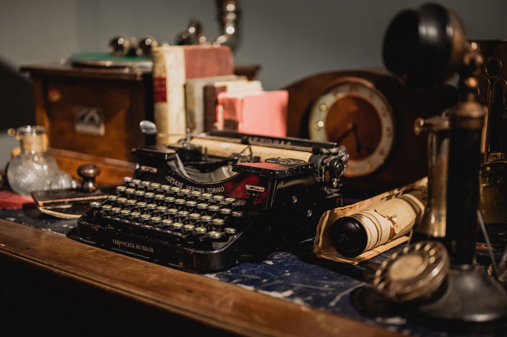 ancient-typewriter