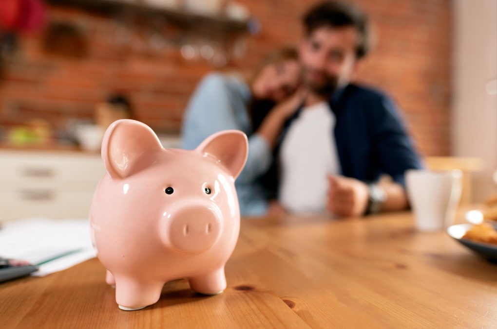 piggy-bank-for-wedding-budget